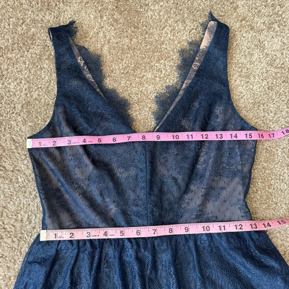 BCBGMaxAzria Navy Lace Cocktail Dress Sz S Sleeveless V-neck